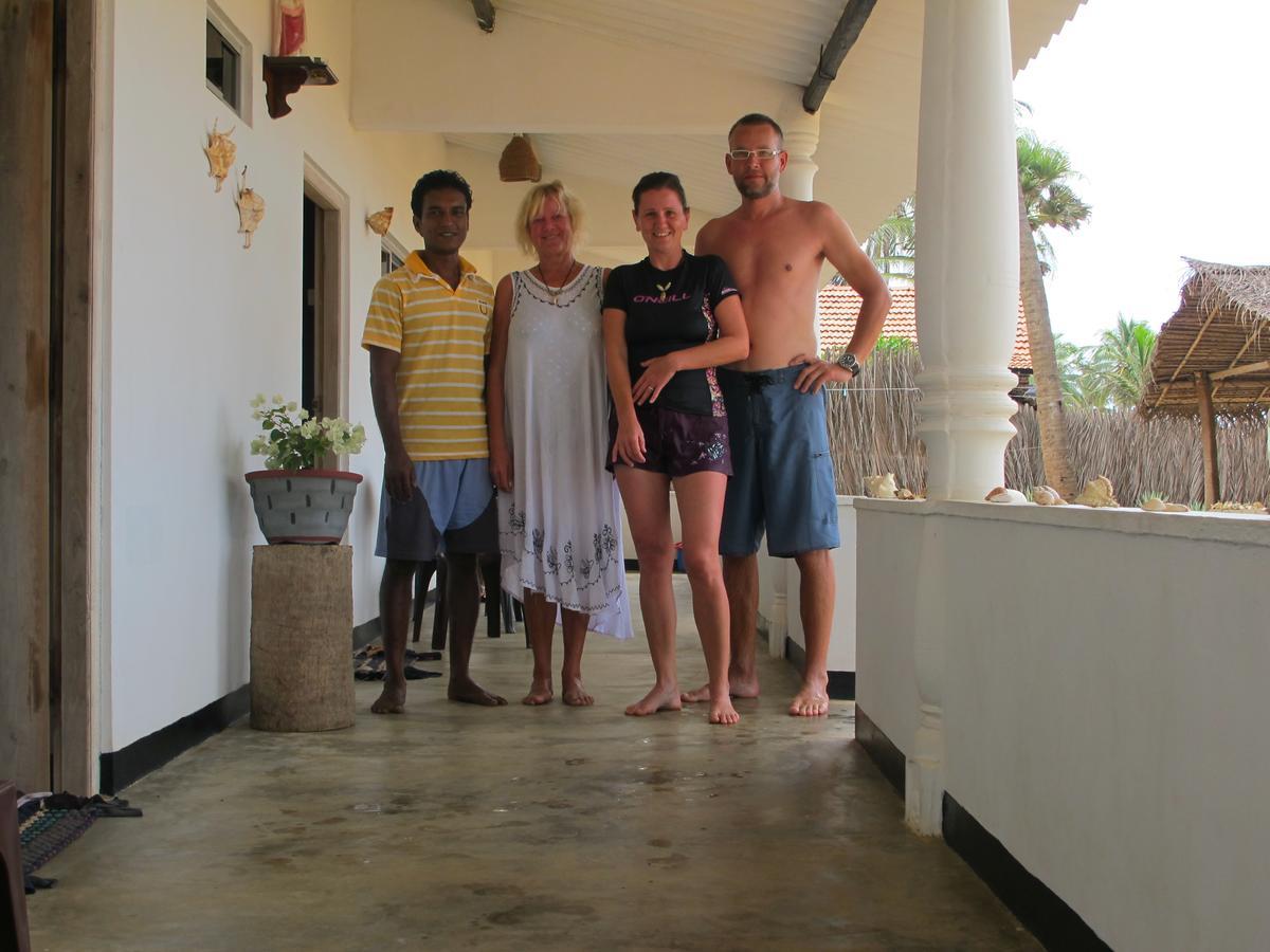 Hotel Dolphinchilling à Alankuda Extérieur photo